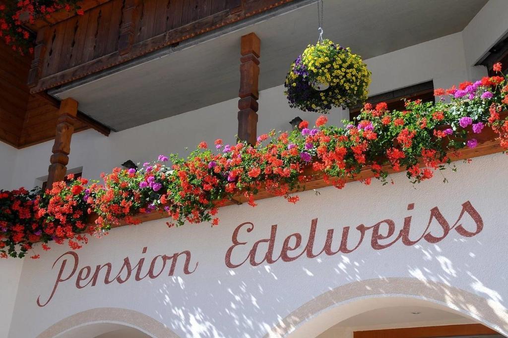Pensione Edelweiss ซานกัสซิอาโน ภายนอก รูปภาพ