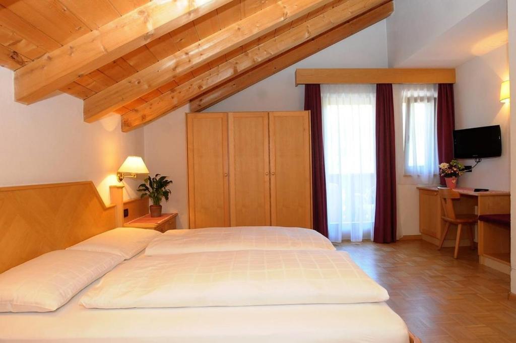 Pensione Edelweiss ซานกัสซิอาโน ภายนอก รูปภาพ